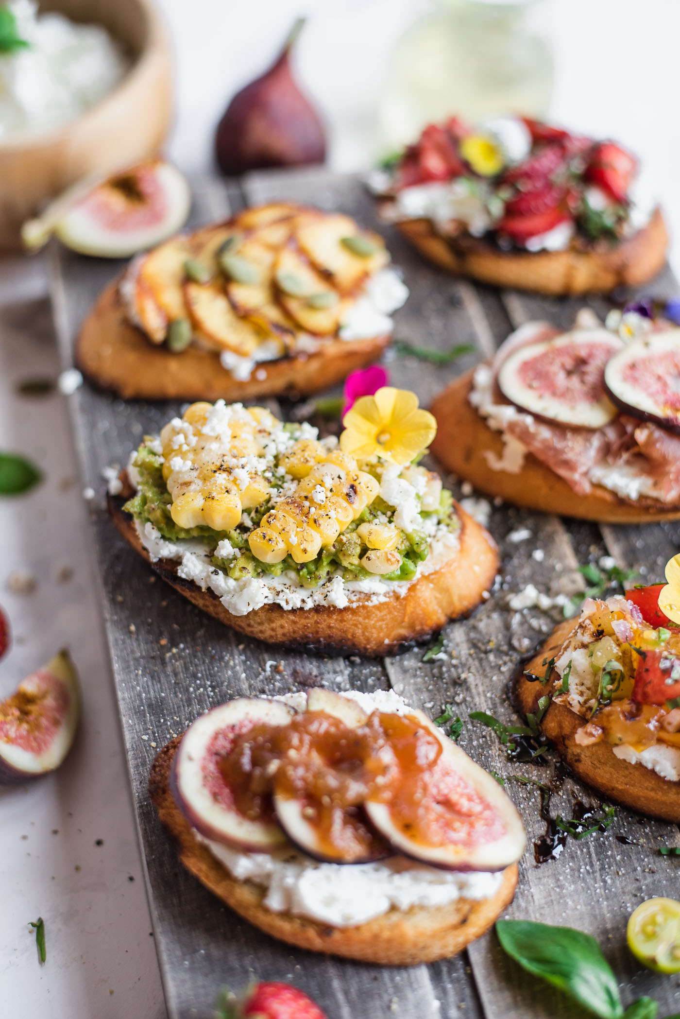 Goat Cheese Crostini Summer Party - GastroSenses